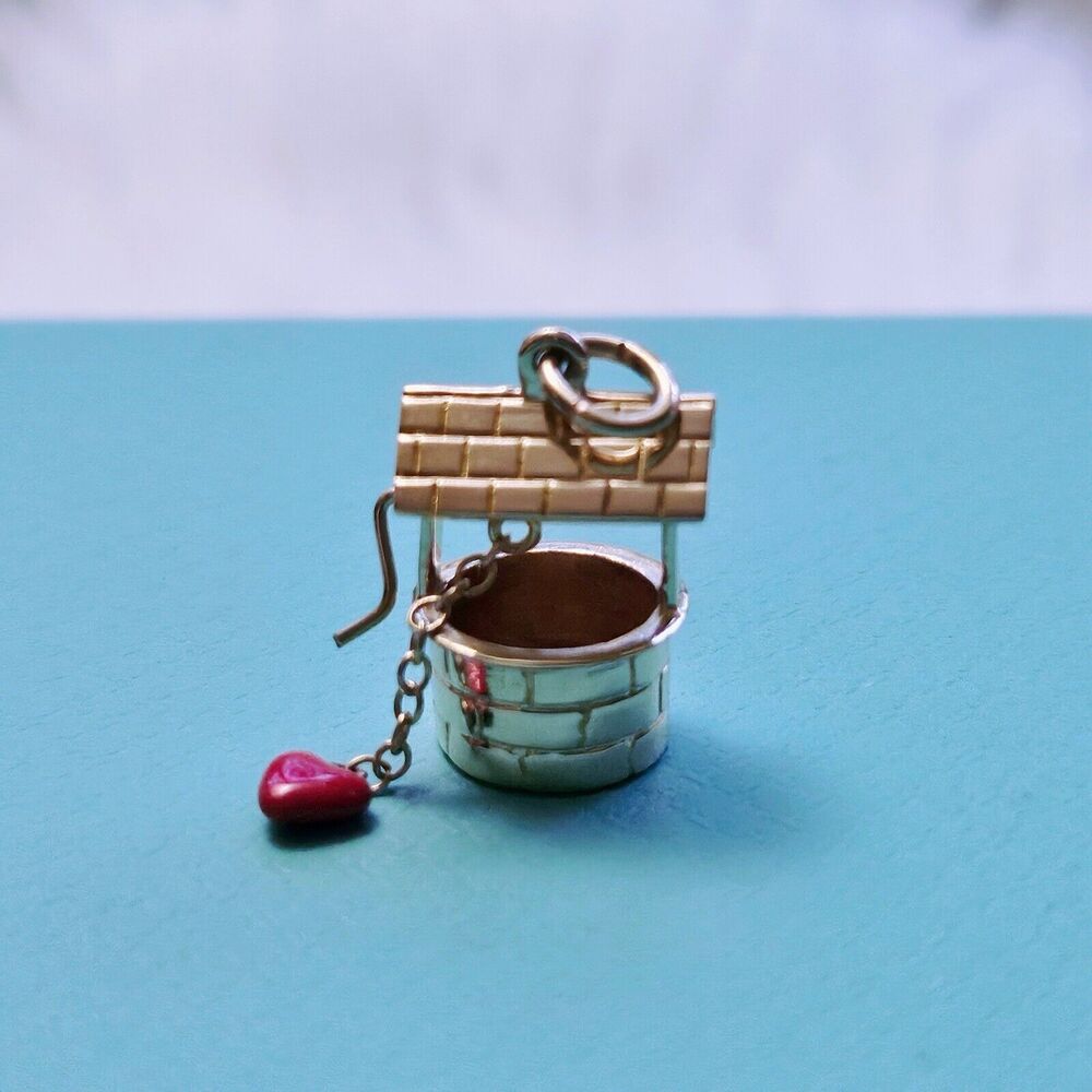RARE Vintage Tiffany & Co. 14k YG Wishing Well Love Enamel Heart Charm Pendant.